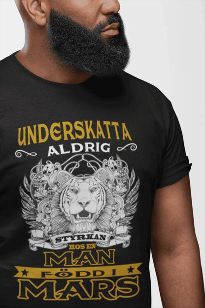 Födelsemånad T-shirt Underskatta aldrig Födelsepresent tröja sweatshirt