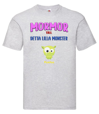 Momor lilla monster t-shirt med eget barnbarn namn Personligt tryck